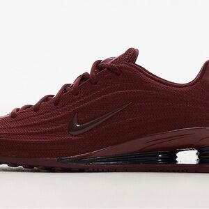Nike Women's Burgundy Athletic Shoes